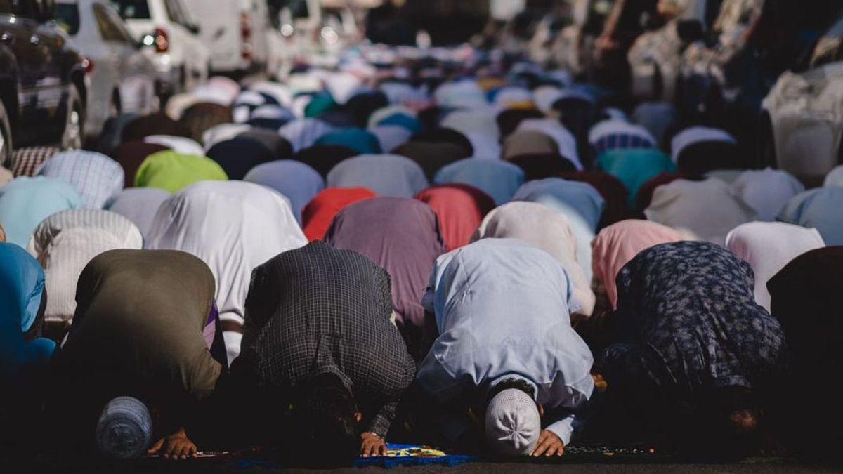 Warga di Palangkaraya Boleh Salat Berjemaah Tanpa Masker, Asalkan Sehat