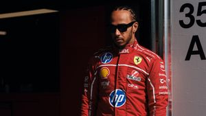 Hamilton Sempat Frustrasi, Minta Ferrari Ganti Pebalap