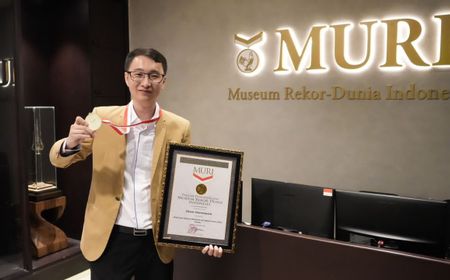 CEO Indodax Oscar Darmawan Raih Penghargaan MURI