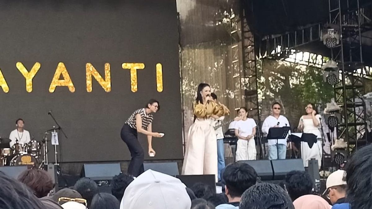 Kris Dayanti Kasih Hadiah ke Penonton di Soundsfest 2025