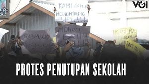 VIDEO: Warga Protes Soal Penutupan Sekolah, Presiden Jokowi Dialog dengan Demonstran