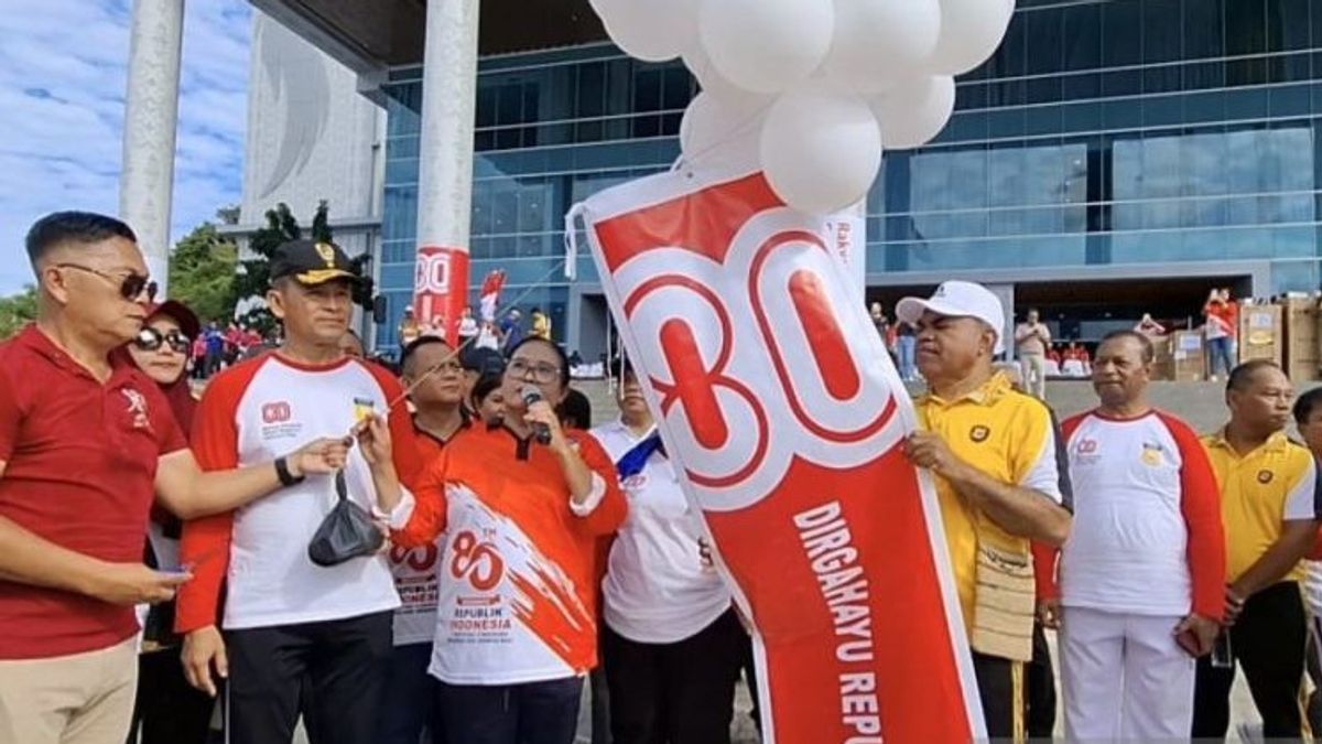 インドネシア共和国80周年を前に、州政府はパプア国民に8万本の赤旗と白旗を配布