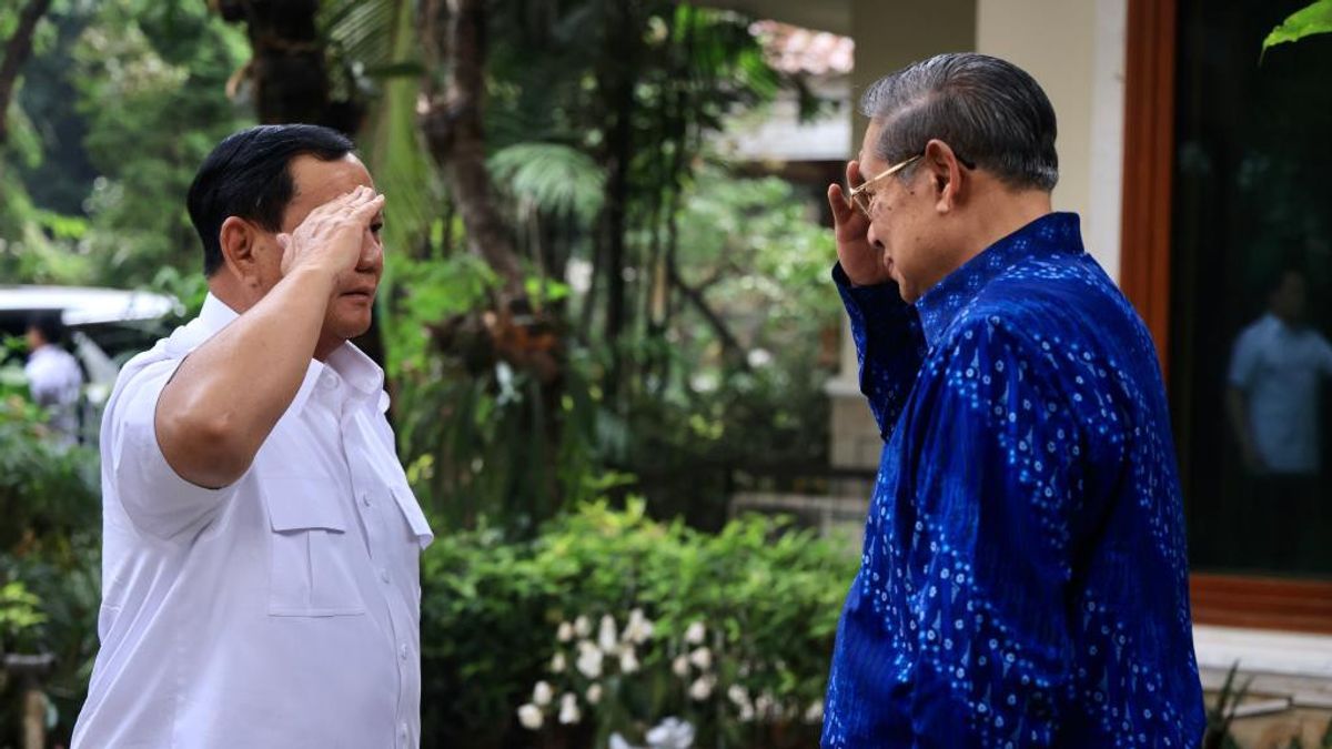 Soldier Tradition, Prabowo Sowan To SBY Before Registering With KPU