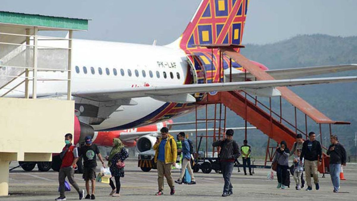 The Number Of Airplane Passengers At Sepinggan Airport As Of September 2023 Is 3.8 Million People