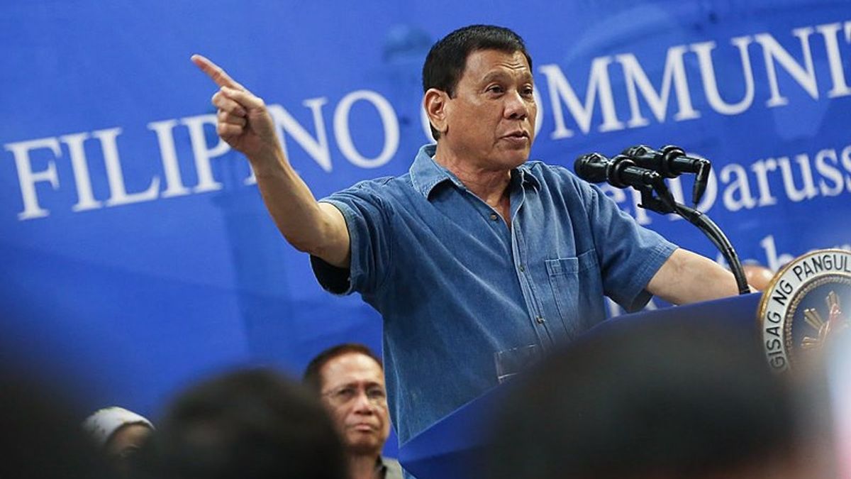 ドゥテルテ大統領、フィリピンロックダウン中に「ガイエル」群衆の射殺を命じる