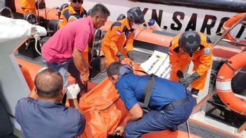 バサルナスは、バタム島のカビル海域で船舶事故の5人の犠牲者を捜索します