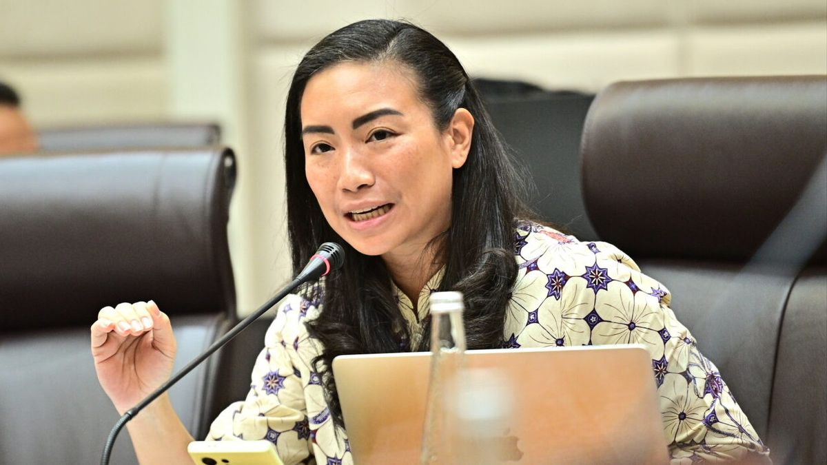 ゲリンドラの政治家ラハユ・サラスワティが下院議員から辞任