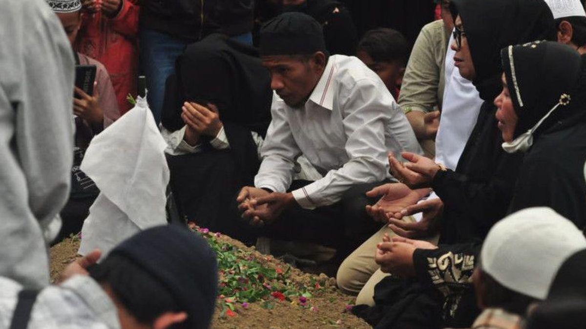 恩杜加巴布亚摄政王向KKB枪击案受害者家属提供4亿印尼盾的哀悼金