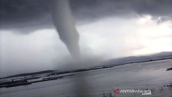 April Extreme Weather: After Heavy Rain And Floods, We Need To Be Careful Of Tornadoes Because Of The Extraordinary Destructive Impact