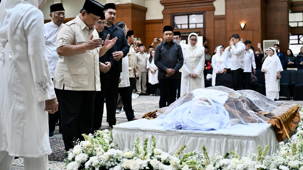 Pelayat Terakhir: Prabowo Hormat untuk Sang Maestro Silat