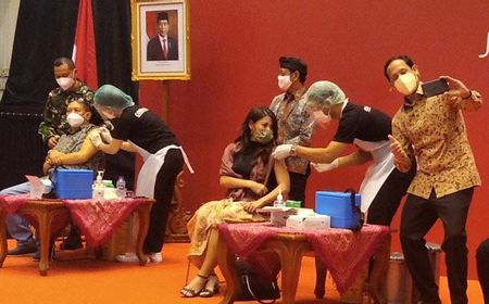 Menteri Nadiem Makarim Harap Pelaku Seni yang Sudah Divaksin Bisa Berkarya Kembali