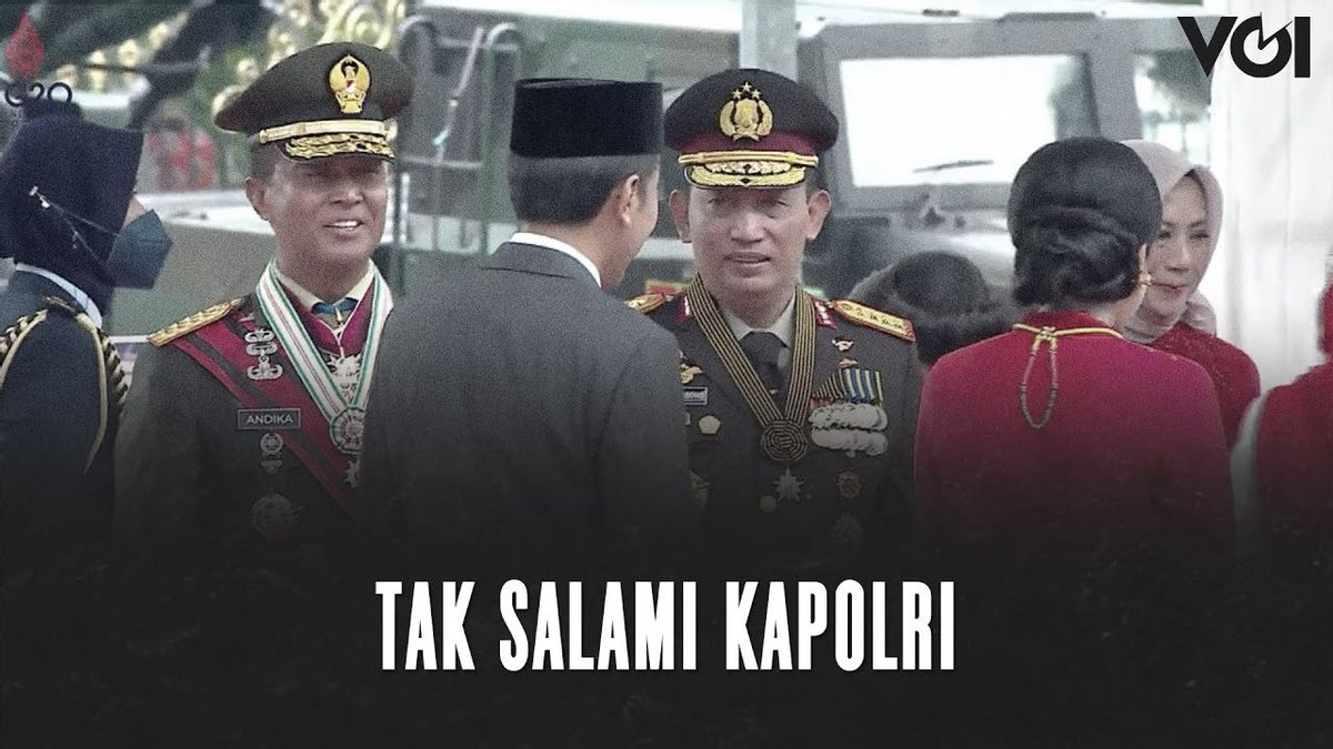 VIDEO: This Is A Moment Of President Jokowi Tak Salami, Chief Of Police, What's Wrong?