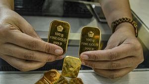 Harga Emas Antam Turun ke Rp2.412.000 per Gram
