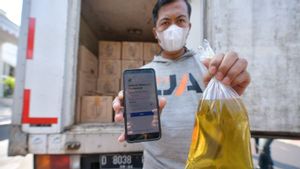 Gubernur Ridwan Kamil Lepas Pengiriman Perdana Minyak Goreng Curah Bersubsidi via Aplikasi Pemirsa Budiman