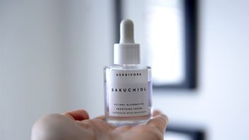 Differences In Bakuchiol And Retinol That Are Both Used To Beautify Facial Skin