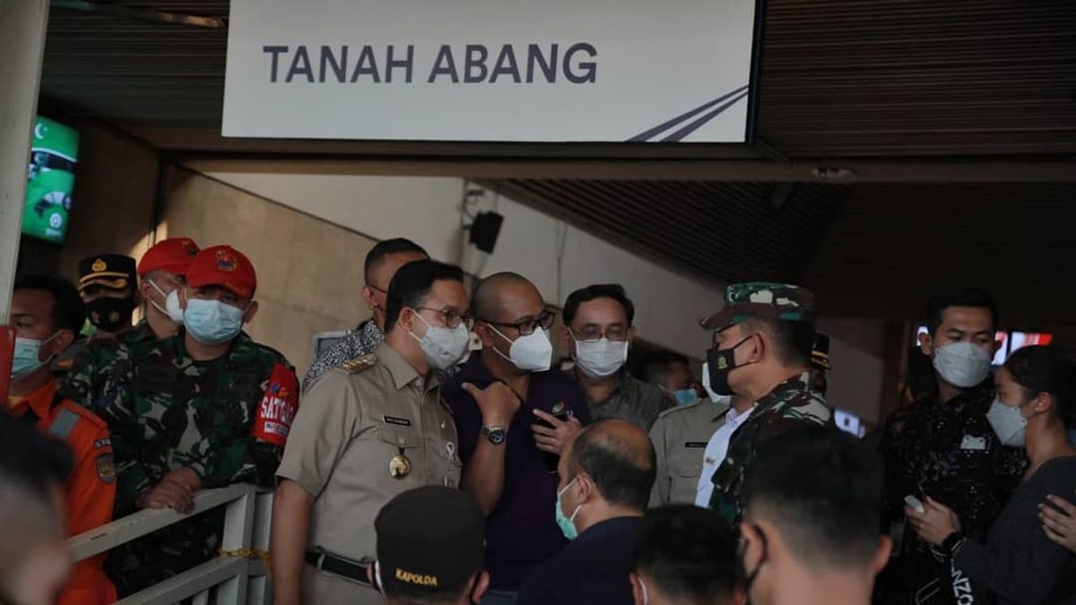 How Anies Prevents Visitors And Traders Of Tanah Abang Market From Bringing Home COVID-19