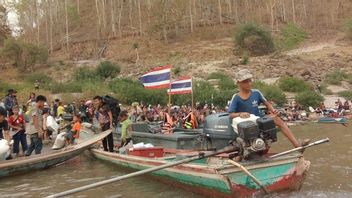 آلاف اللاجئين الميانماريين الذين تقطعت بهم السبل على الحدود، رئيس الوزراء التايلاندي: لقد وضعنا منطقة