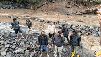 BNPB Records Extensive Floods and Landslides on the Slope of Mount Slamet, Several Victims Fall
English: BNPB Records Extensive Floods and Landslides on the Slope of Mount Slamet, Several Victims Fall