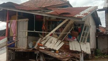 منزل أصيب ببارجة في نهر موسي باليمبانج ، الشرطة تضمن عدم وقوع إصابات
