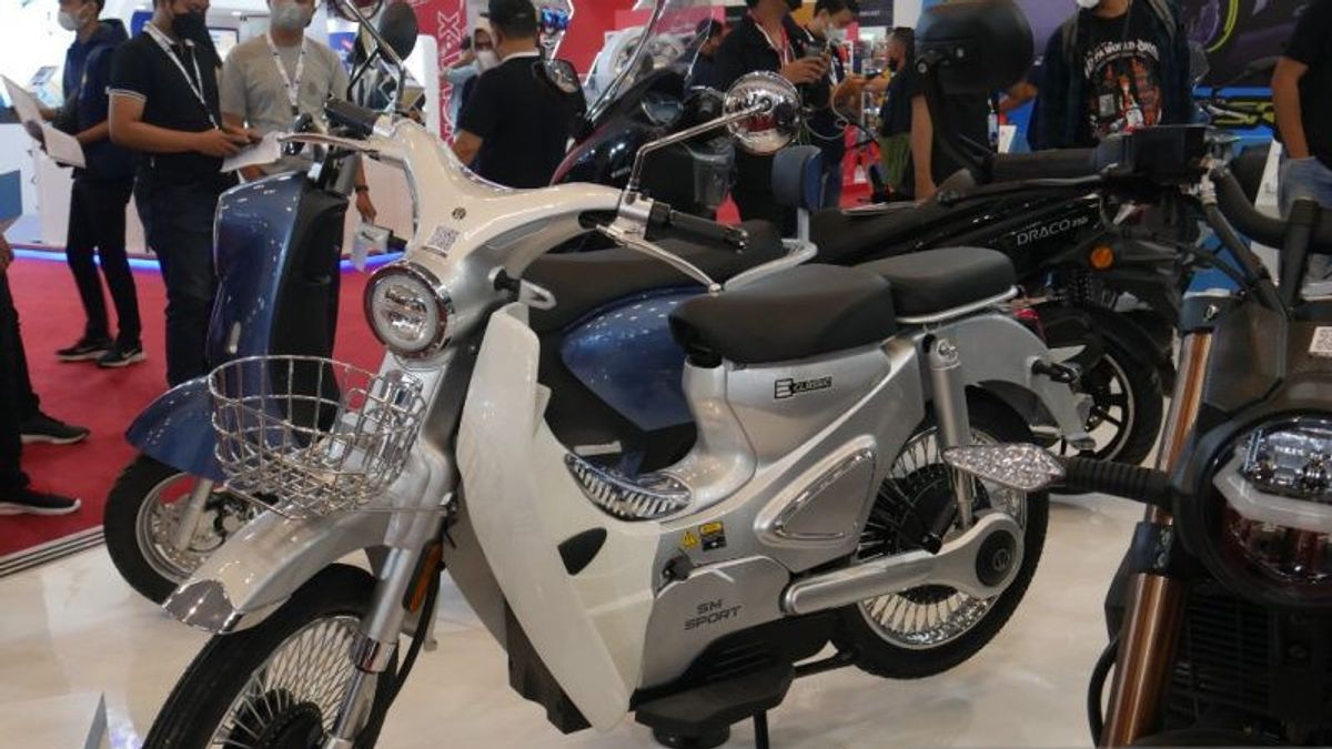 Electric Motorcycle Made By Indonesia Shows Up At GIIAS 2022