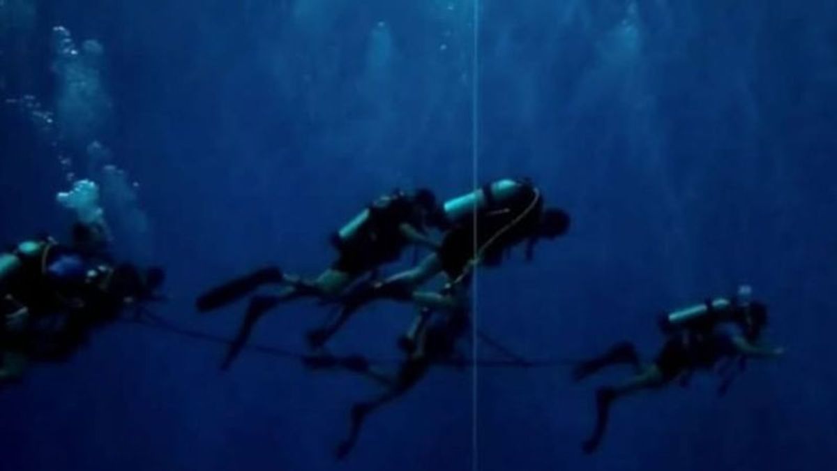 VVIPゲストセキュリティアサ、医療援助ツールなしの水中トレーニングパスパムプレス