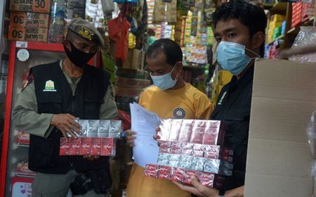 Razia 2 Pasar di Aceh, Petugas Sita 384 Bungkus Rokok Ilegal Berbagai Merk dari Toko Grosir