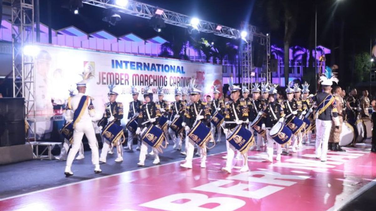 castique : L'équipe d'origine des Philippines organise également le Carnaval international de marche de Jember 2022