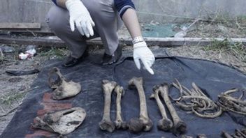 aroman sur la découverte d'un carreur humain brûlé à Kwitang Senen