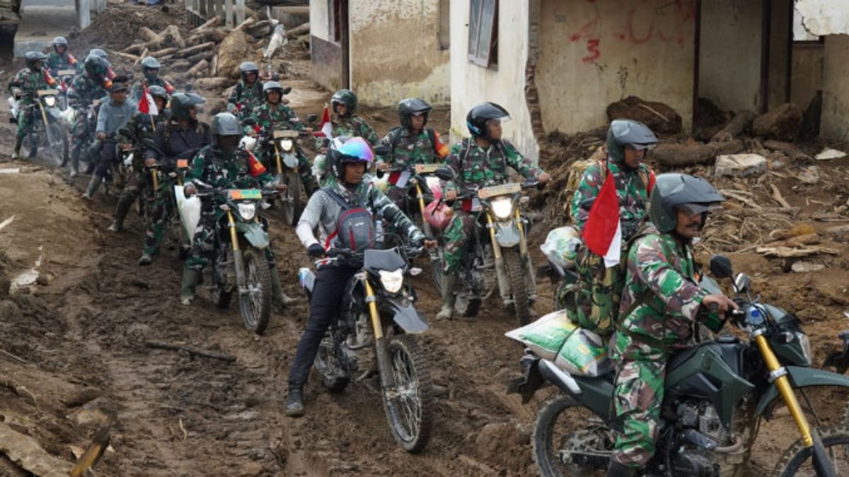 Kirim Logistik, 100 Babinsa Jadi Ujung Tombak Distribusi Bantuan di Daerah Terisolasi Aceh