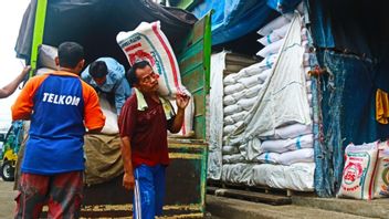 Rice Stock At Cipanag Main Market Is Ensured To Be Safe