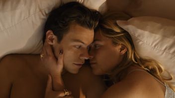 Florence Pugh And Harry Styles Appear 'Hot' In First Trailer Don't Worry Darling