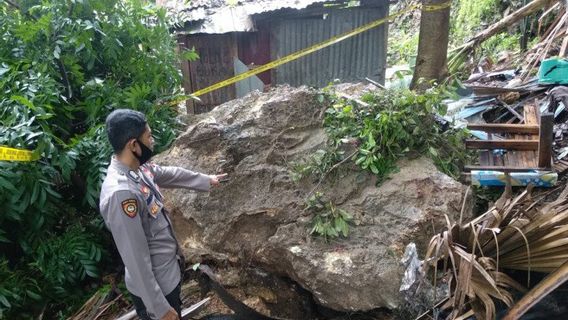 Des Centaines De Résidents De La Ville De Kupang évacués Pour éviter Les Glissements De Terrain
