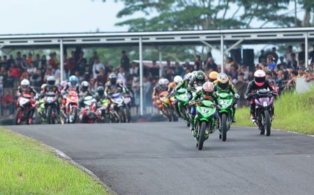 Perpaduan Seni Budaya dan Atraksi di Lintasan Warnai OnePrix Tasikmalaya, Ada Gadis Payung Geulis