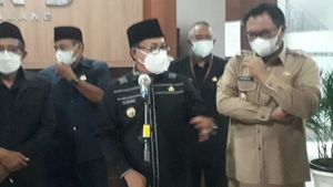 Penerobosan Wali Kota Malang Sutiaji dkk di Pantai Kondang Berujung Permintaan Maaf