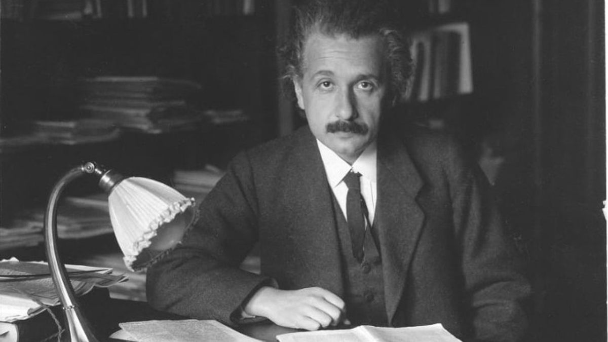14 مارس في التاريخ: آينشتاين ولد وكاد يصبح رئيسا لإسرائيل