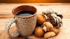 Kopi Jamur Jadi Alternatif Minuman Rendah Kafein, Sehatkah?