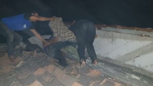 Gara-gara Cintak Ditolak, Pria di Tangerang Coba Bunuh Diri Terjun dari Atap Rumah