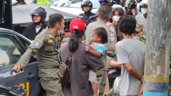 禁止向肯达里的乞丐捐款，丁索斯提醒根据50万印尼盾的地区法规进行制裁