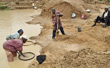 Ada Penemuan Batu Kristal, Warga Afrika Selatan Serbu Desa KwaHlathi