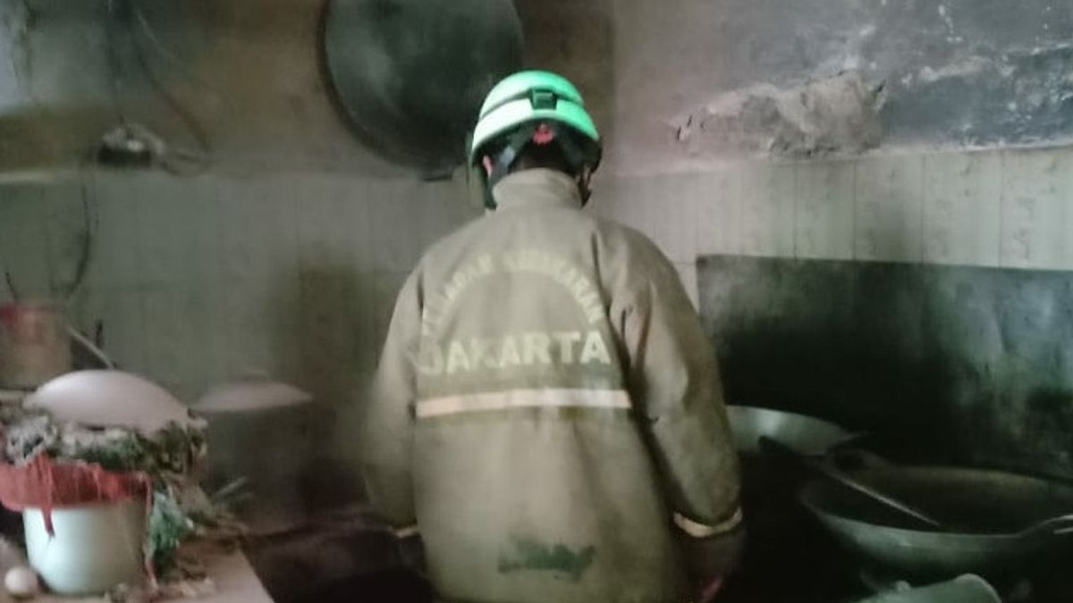 ゲガラガスボンベリーク、カクンのパダンレストランのオーナーは火傷を負う