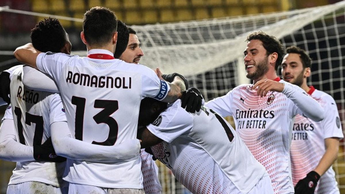  Bermain 10 Orang, Milan Kembali Puncaki Klasemen Usai Bekuk Benevento 2-0