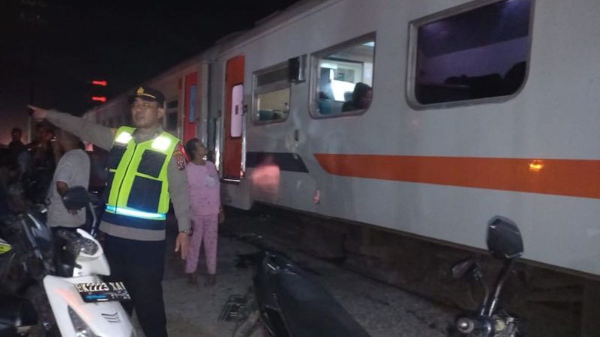 Un camion Tronton s’est heurté par un train à Serdang Bedagai, des chauffeurs et des internautes se sont échappés