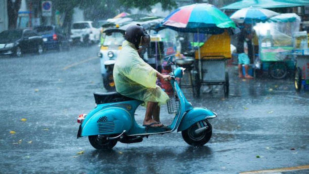BMKGは、ジャカルタ中部、バンドンからジョグジャカルタまで今日雨が降ると予測しています
