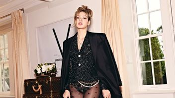 Penjelasan Desainer Soal Pakaian Lisa BLACKPINK yang Kontroversi di Met Gala