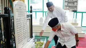 Ganjar Pranowo Ziarah ke Makam Syekh Muhammad Arsyad Al-Banjari
