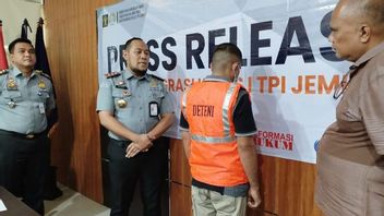 Claiming To Be An Indonesian Citizen When Managing Passports, A Foreigner From Pakistan Was Secured By Jember Immigration