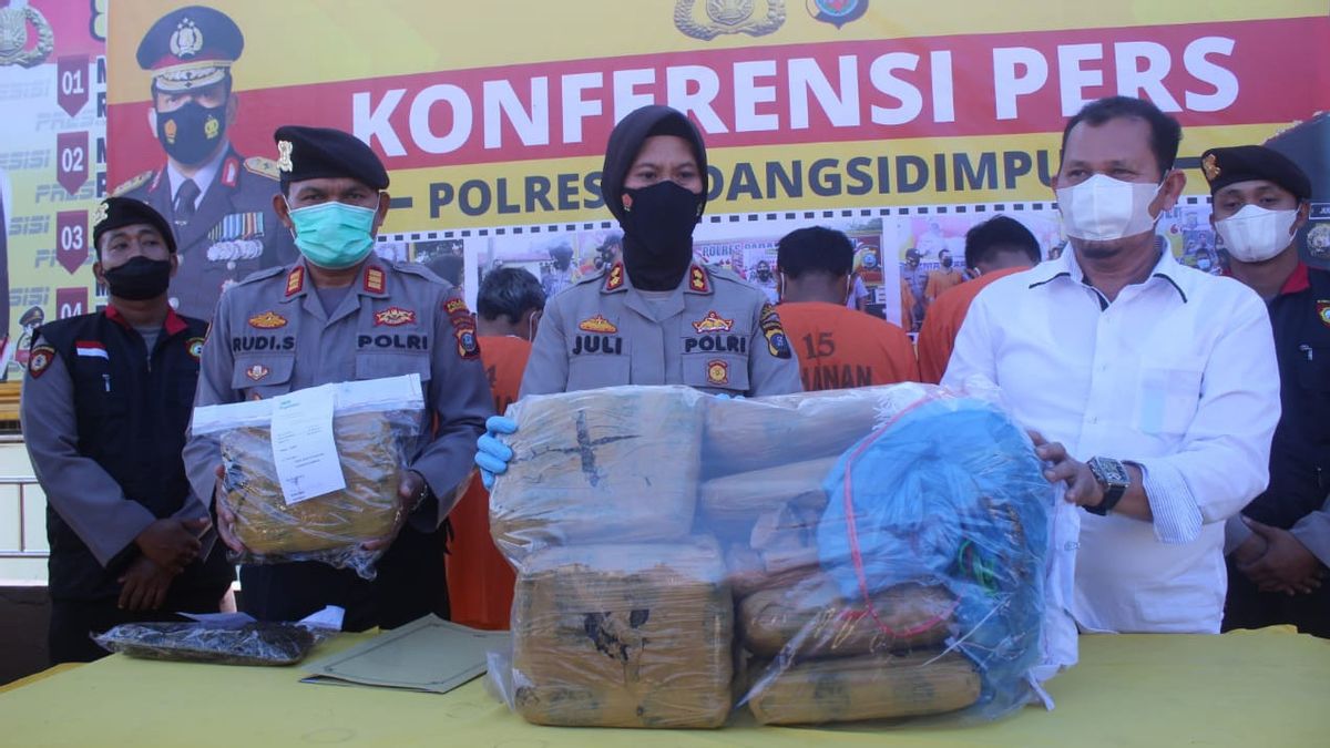 Police Thwart Delivery Of 12 Kg Of Marijuana In North Sumatra, One Perpetrator Defecated When Arrested For Fear