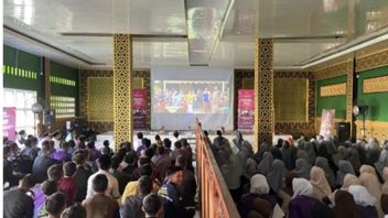 Bangun Kesadaran Pemilih Pemula 2024, KPU Gelar Nobar Bareng di Ponpes Pekanbaru