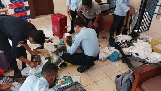 Forced To Enter Villa In Badung Bali, 6 Caucasians From Moldova And Russia Arrested