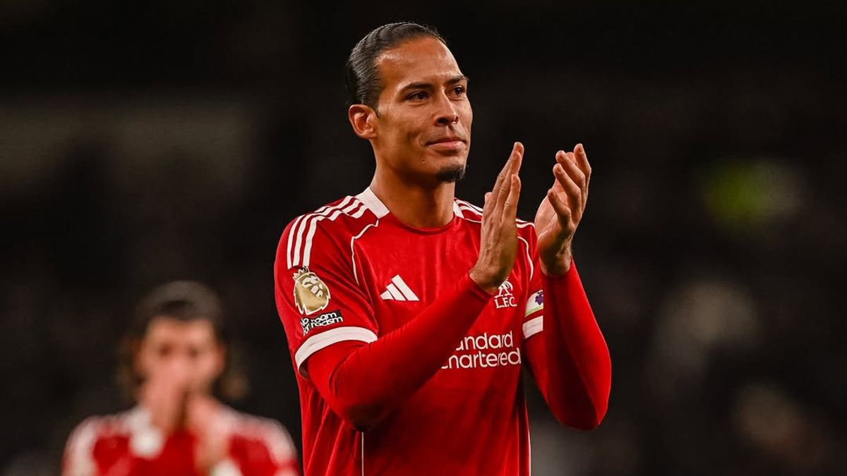 Virgil van Dijk a pardonné le geste dur de Xavi Simons